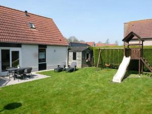 Detached House Breskens near Scenic Beaches