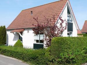 Detached House Breskens near Scenic Beaches