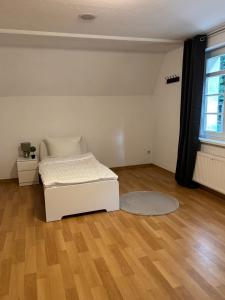 Monteurwohnung ,ruhig gelegen, Parkplatz & WLAN inklusive