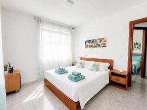 Center Room Tortolì wifi, AC, free parking, city center at 100 m