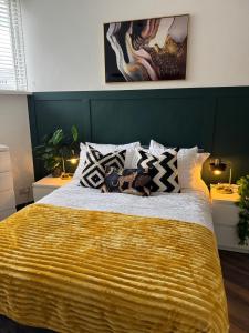 The Recharge Loft, Executive Stay with Parking & EV