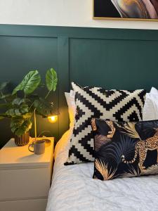 The Recharge Loft, Executive Stay with Parking & EV