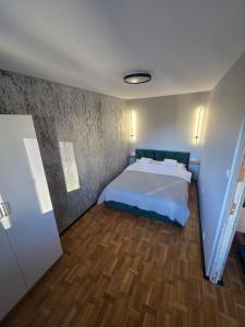 Modern Apartament-mieszkanie przy metrze Wola Faktura VAT