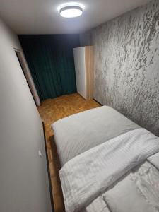 Modern Apartament-mieszkanie przy metrze Wola Faktura VAT
