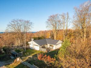 6 person holiday home in Glesborg