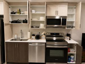 Cozy Private 1BR Basement Suite