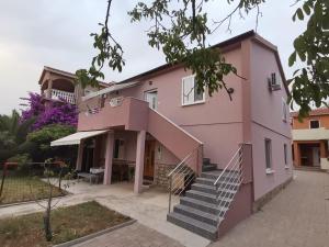 Apartments with parking space Biograd na Moru - 27130