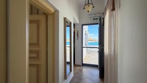 Almira Prassa Beach House Kimolos