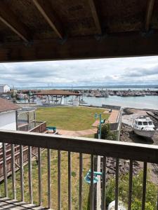 Shoreline Suites