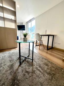 Modern Loft- 2 Beds- City View