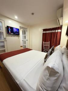 1775 Adriatico Suites