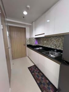 Shore Residences Moa Manila Yohann