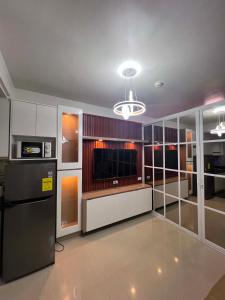 Shore Residences Moa Manila Yohann