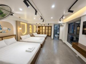 Sea Eyes Hotel Cát Bà