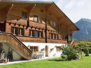 Suite Cozy Apartment in Meiringen with Mountain View Meiringen Sveits