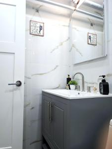 Independent unit in historical house close to NYC