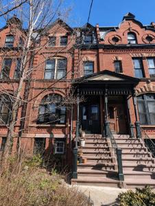 Independent unit in historical house close to NYC