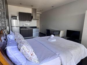 the gramercy residence with skyline view