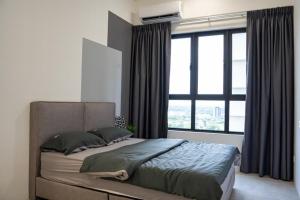 Aston Acacia 4 Bedroom Suite by Jovial