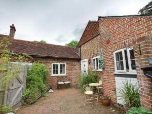 Charming Holiday Home in Goudhurst Kent with Parking