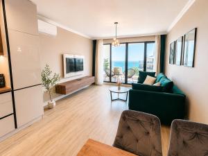 SuperLux Skyline Complex - SeaView & Pool and SPA