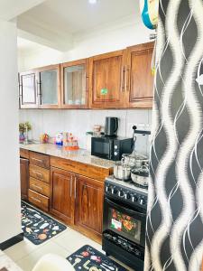Stylish City Center Studio with Fast WiFi & Prime Location