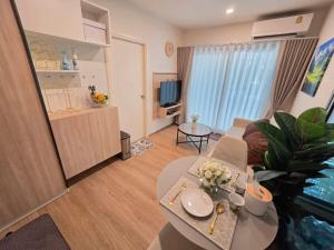 Phyll Condo Room in Wichit