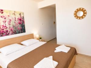 Beachfront Jacuzzi Retreat Seaview Walk Everywhere