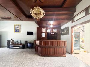 RedDoorz at Hotel Charvita Kupang