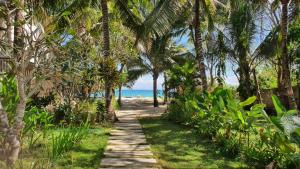 Myamo Beach Lodge
