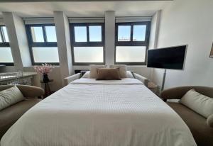 Exclusive 7th floor apartment in Plaza de España