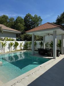 Villa Palm Sip Sam