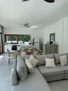 Villa Palm Sip Sam