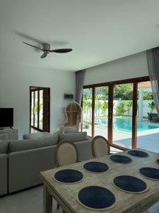 Villa Palm Sip Sam