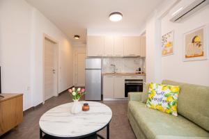Green Almonds Family Apartment