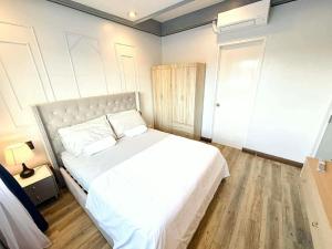 Endless Summer Seafront - 1BR Beach Resort Condo