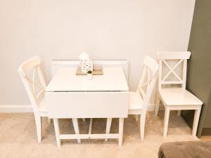 Stylish Apartment in Bourne Town Centre | Sleeps 4
