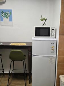 Seoul Holiday Home, Modern 2BR Near Itaewon & Namsan