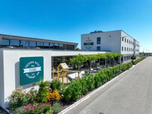 EGINO-Premium Hotel, Restaurant & Bar