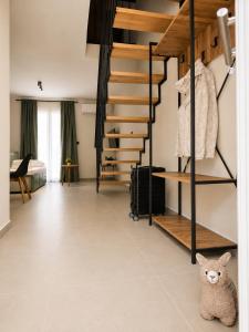Treehouse Suite and Apartment