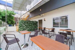 RedDoorz Plus near RS RK Charitas 2 Palembang