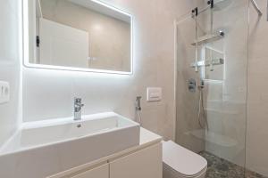 Luxury Apartment with Shared Pools - Evianamar II