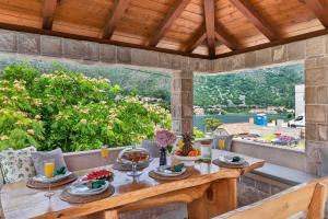 Villa Royal Stone-1min walk to the Beach