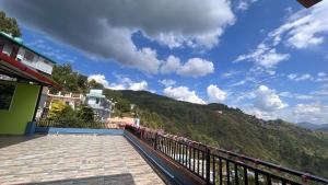 Hotel Almora Palace