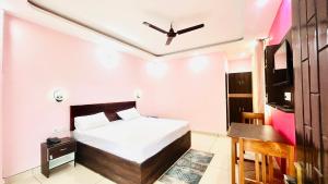 Hotel Almora Palace
