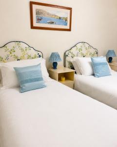Charming Sea view Apt, 2 min to SEA & FREE parking, small dog