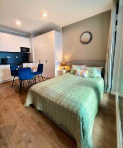 NEW APARTMENT near METRO & MALL in Green Oasis