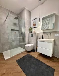 NEW APARTMENT near METRO & MALL in Green Oasis