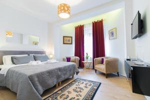 Polai Center Apartments 