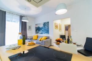 Polai Center Apartments 